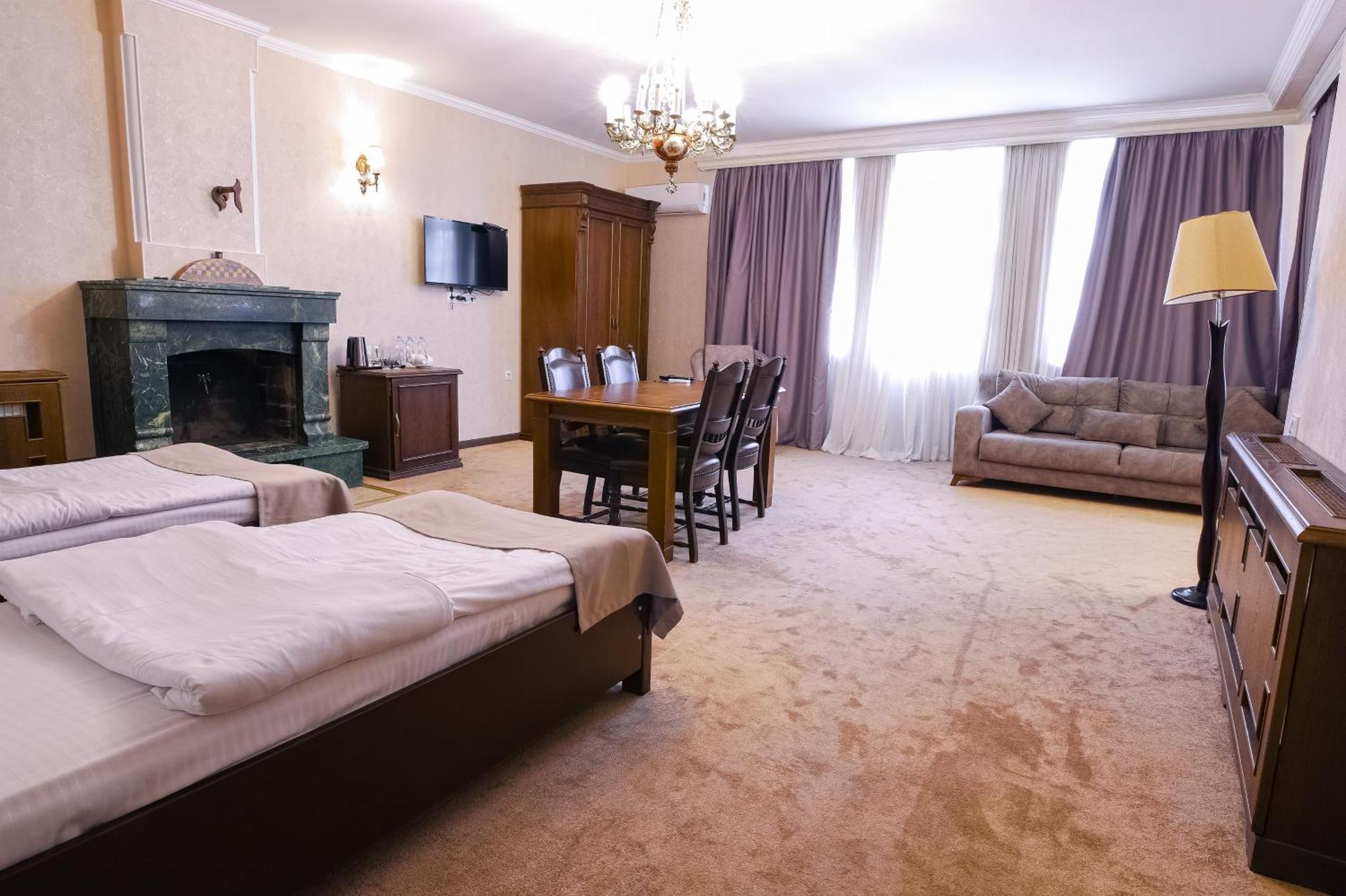 Imperial House Hotel